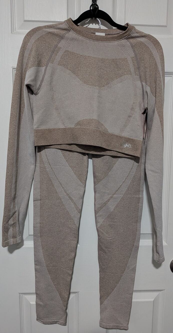 NWT Ryka 2-Piece Seamless Activewear Set – Crop Top & High-Waist Leggings